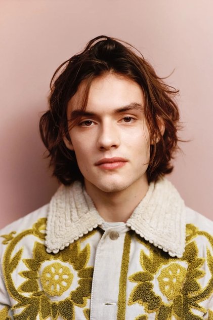 Louis Partridge